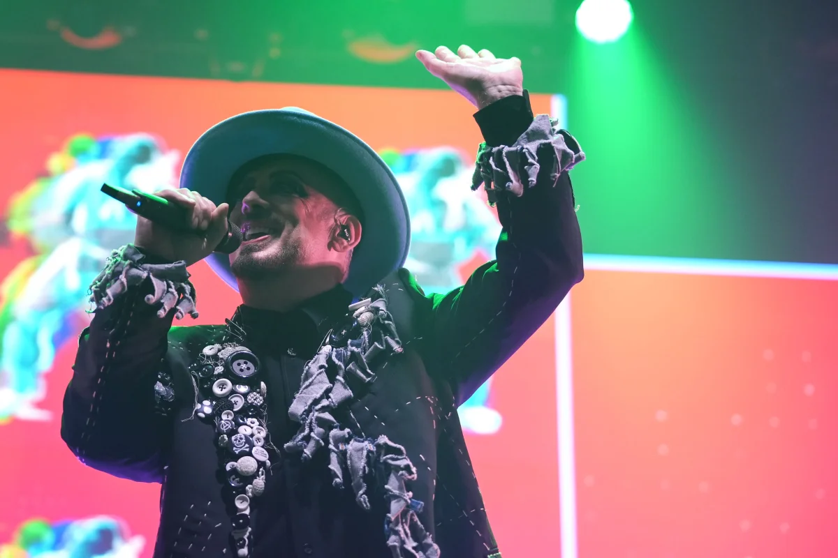 Boy George, 'You say genocide, ben savaş diyorum' şarkısı yayınladı