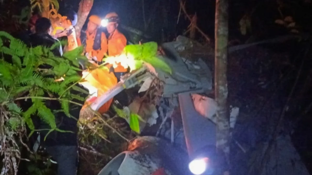 Endonezya'da 8 Kişinin Hayatını Kaybettiği Helikopter Kazası