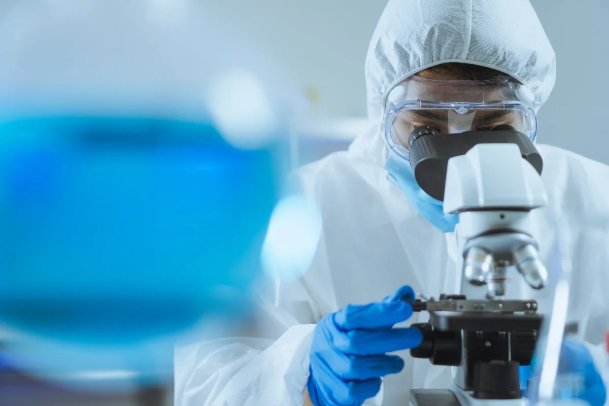 AI ile antibakteriyel virüsler yaratildi, uzmanlar biosafety riski gosteriyor