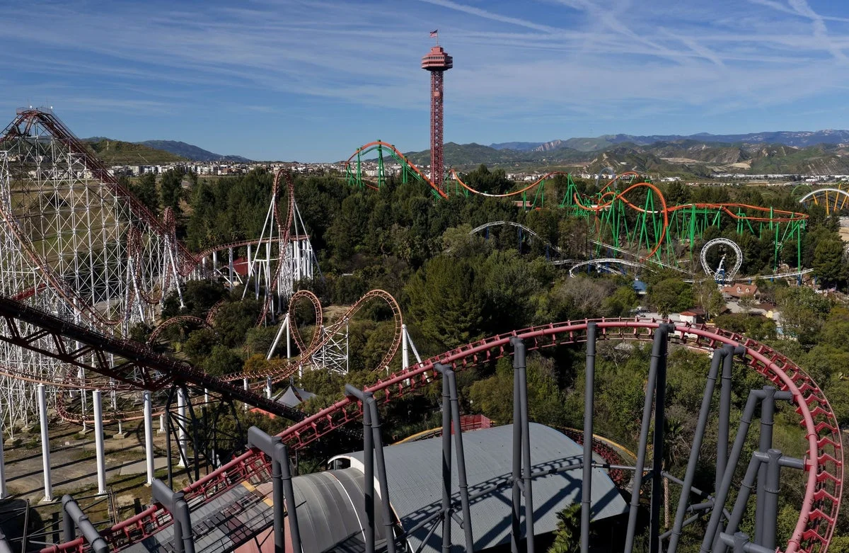 Six Flags rollercoaster kapali: Tehlike ve gizem