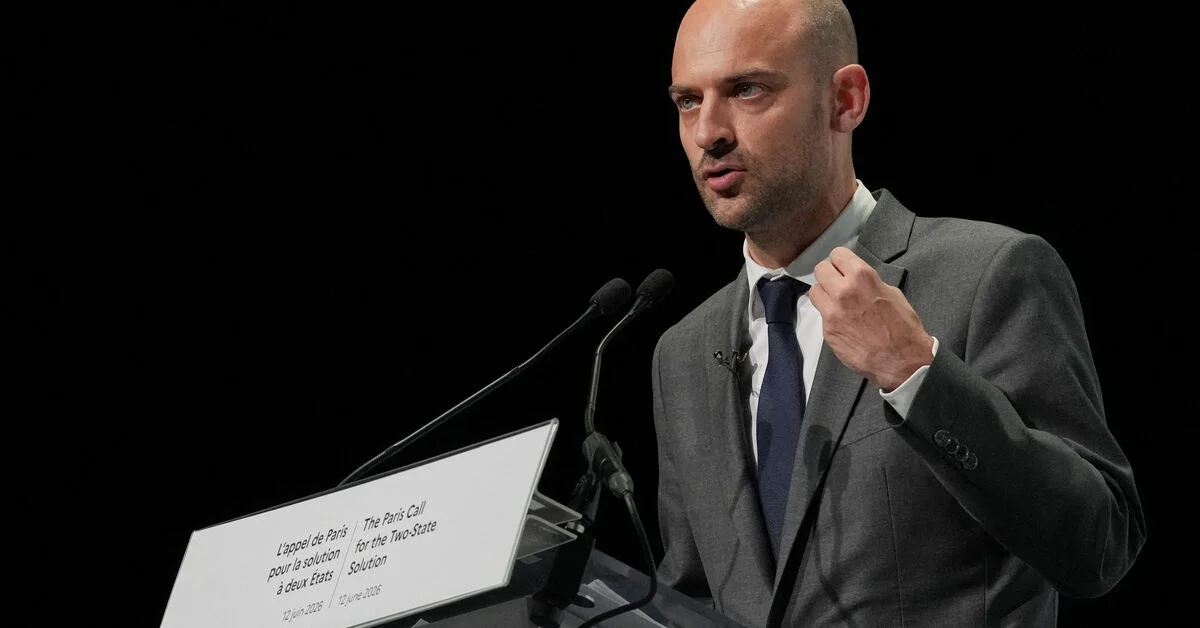 Fransa, İran muhalefet mitingini yasaklamak istemedi