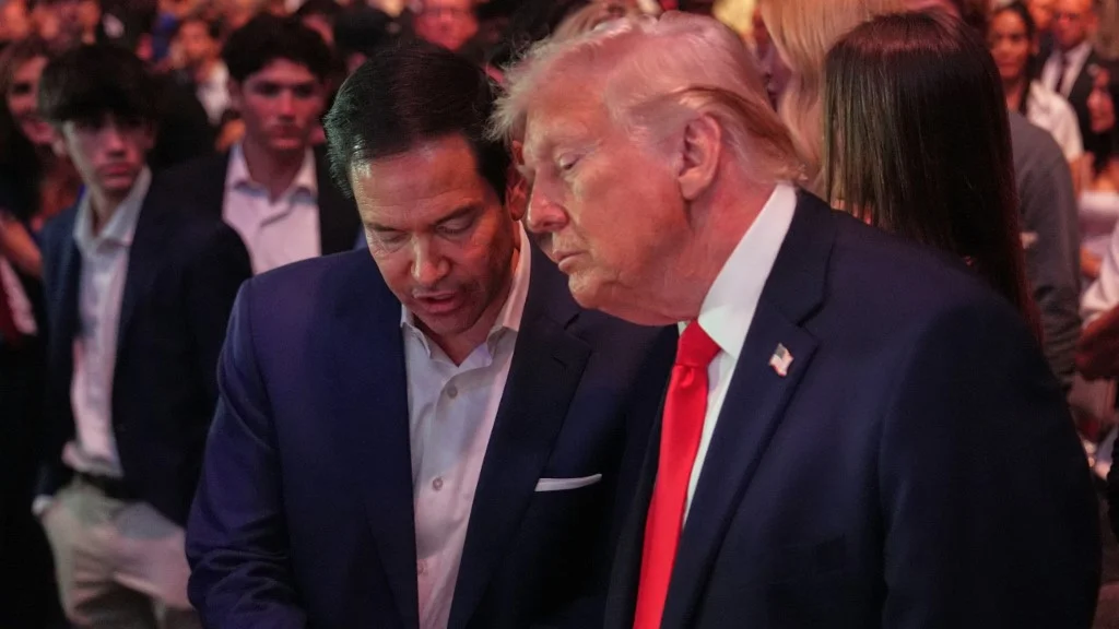 Petrol Fiyatları ABD-İran Görüşmeleri ve İngiltere Protestoları Sonrası Yükseliyor