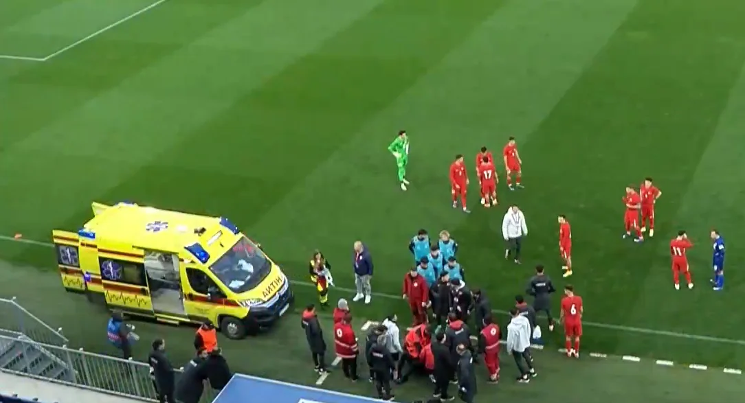 Egemen Korkmaz Milli Maçta Yere Yığıldı: Hastaneye Kaldırıldı