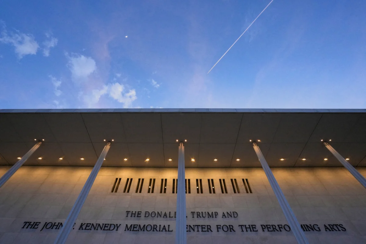 Trump'in Adi Kennedy Center'dan Silinecek