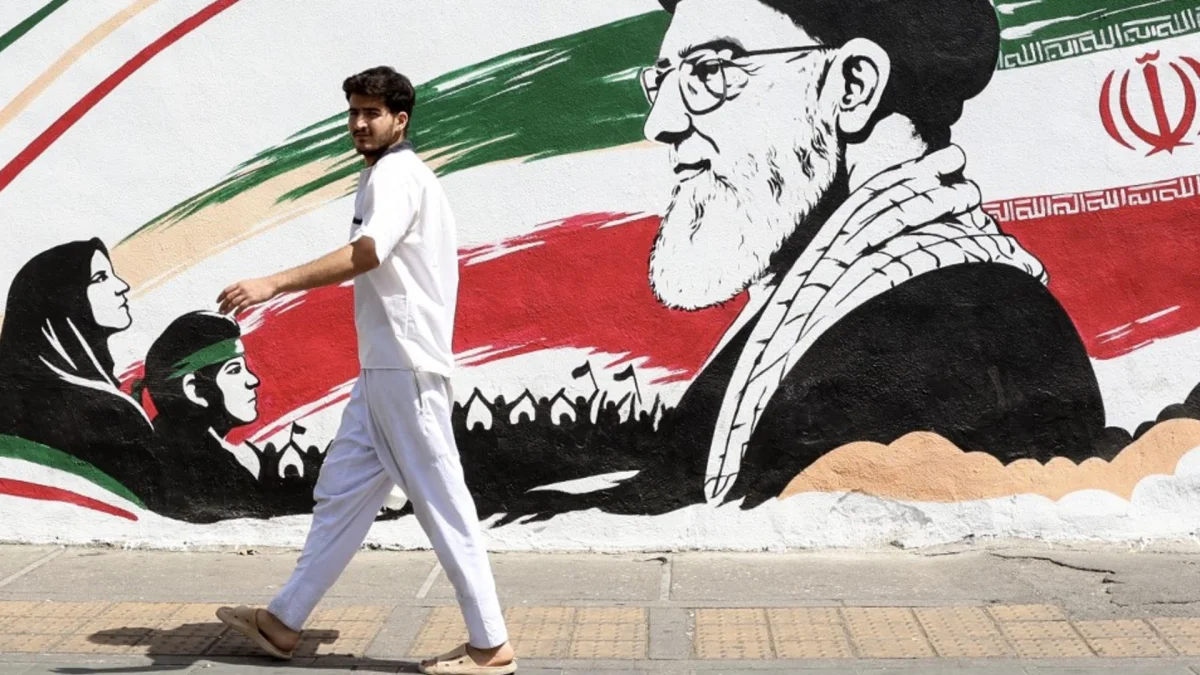 Hormuz Bozulmusu'nda tanker patladi: Irani medyasinda haber