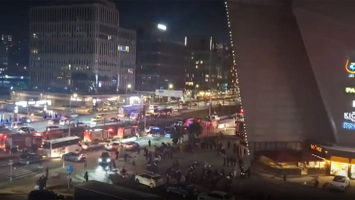 İstanbul Kağıthane'deki AVM yangını söndürüldü