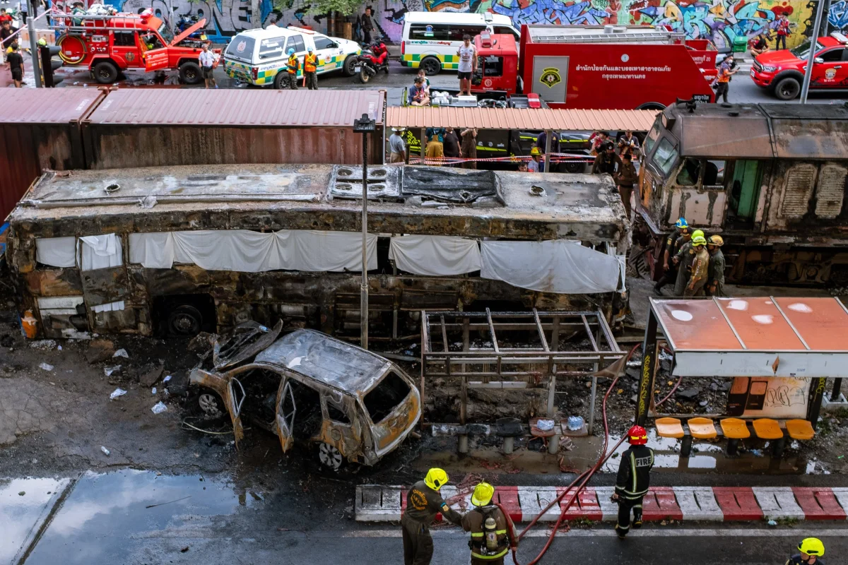 Bangkok'ta Tren-Otobüs Çarpışması: 8 Ölü, Çok Sayıda Yaralı