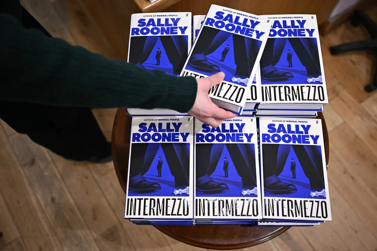 Sally Rooney'nun Kitapları UK'de Engellendi: Palestine Action Desteği Nedeniyle