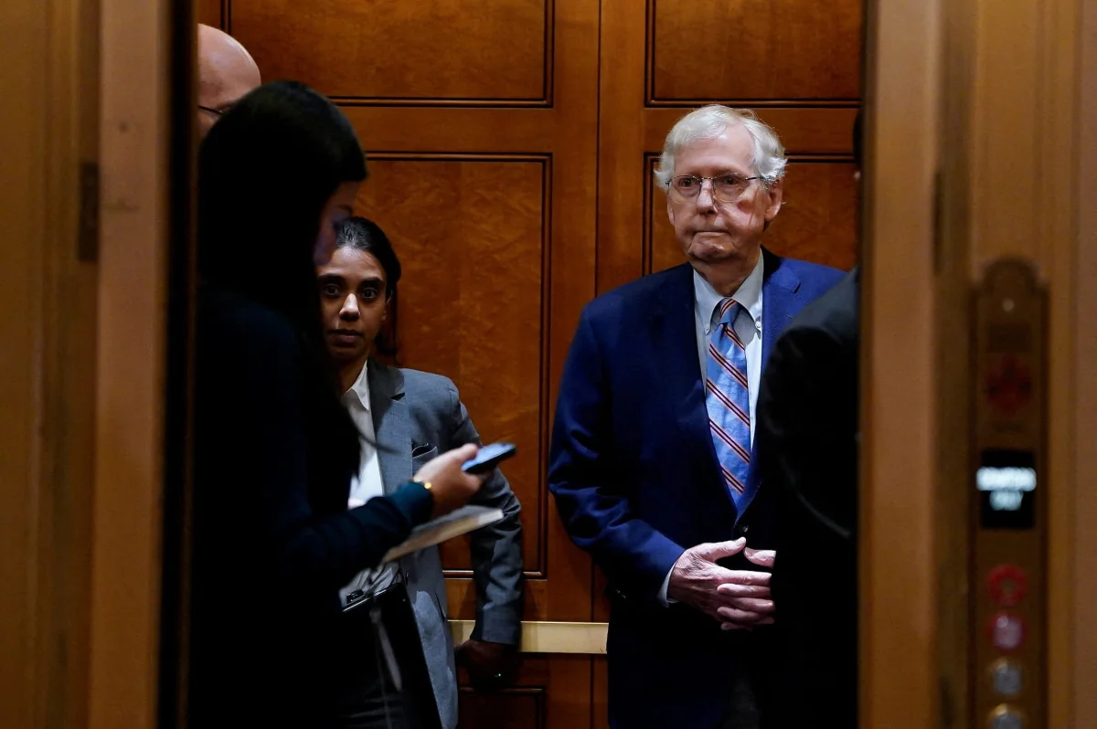 ABD'li Senatör Mitch McConnell Hastaneye Kaldırıldı
