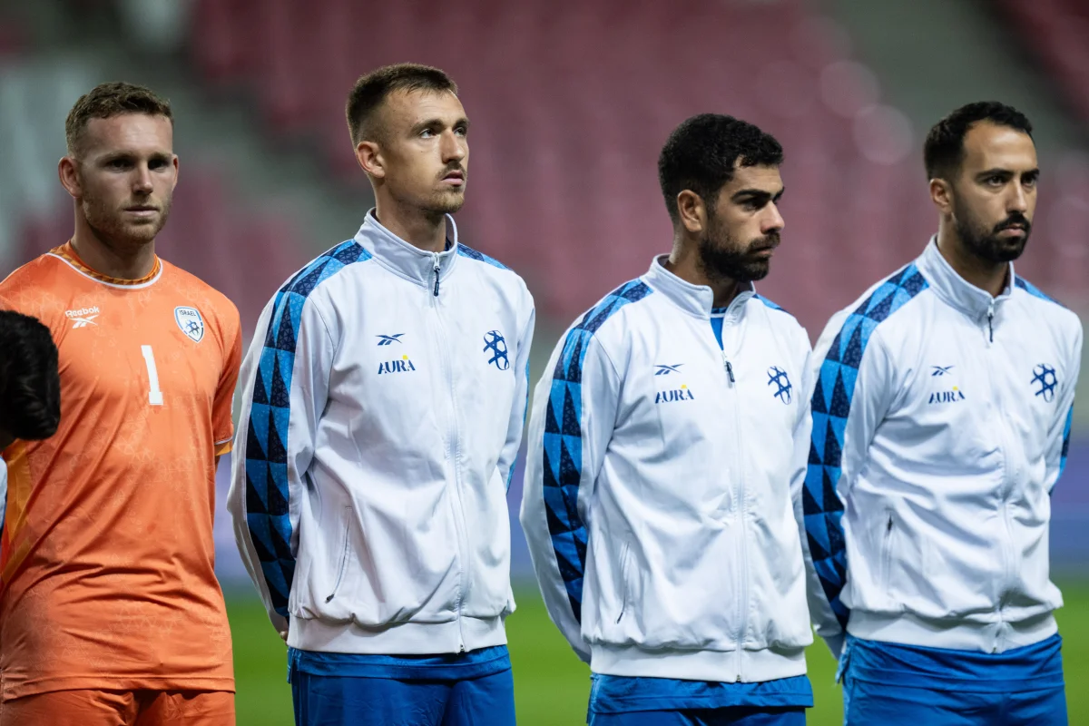 Irlandalı futbolcular, İsrail takımı ile maçı öncesinde protesto gösterisi yaptı