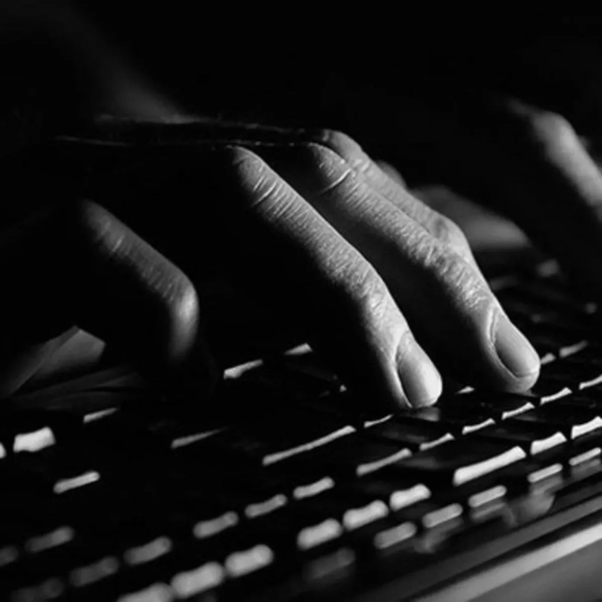 İstanbul'daki polis saldırısı sonrası 14 sosyal medya hesabına erişim engeli getirildi