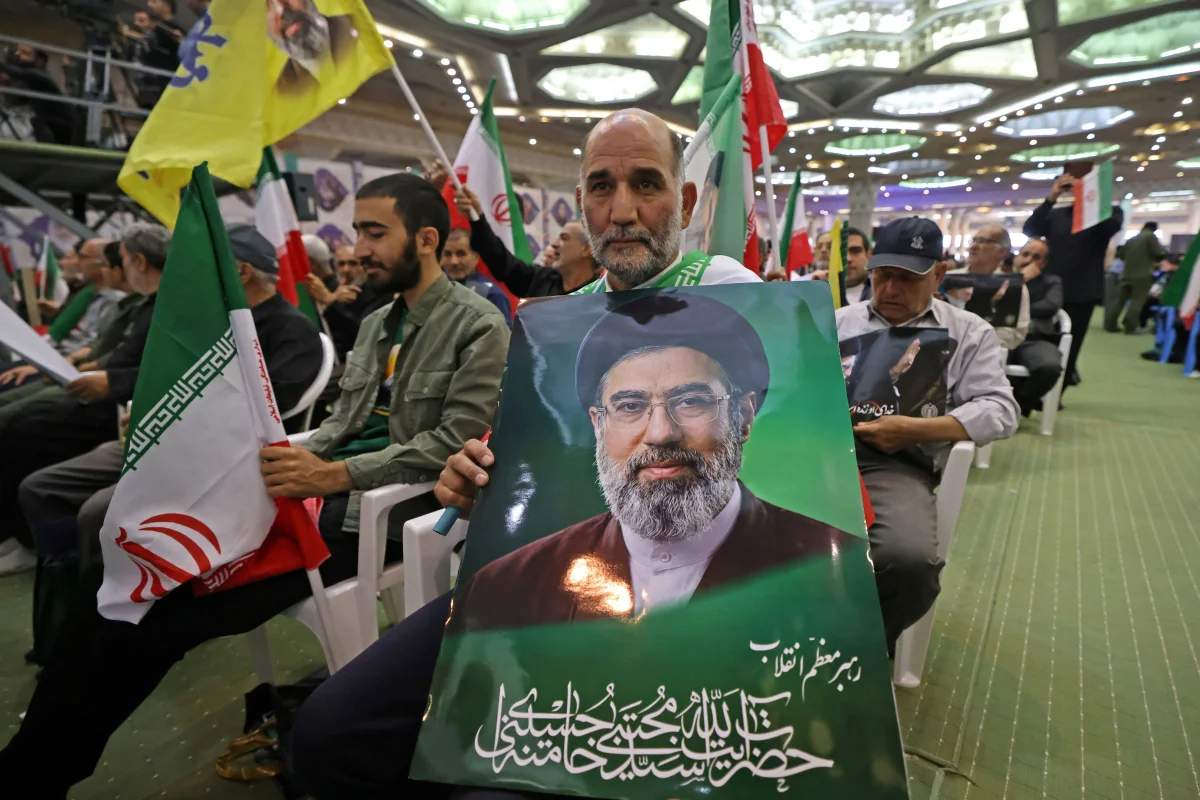 İran Lideri Khamenei, ABD'nin Orta Doğu'da güvenli yeri olmayacak dedi