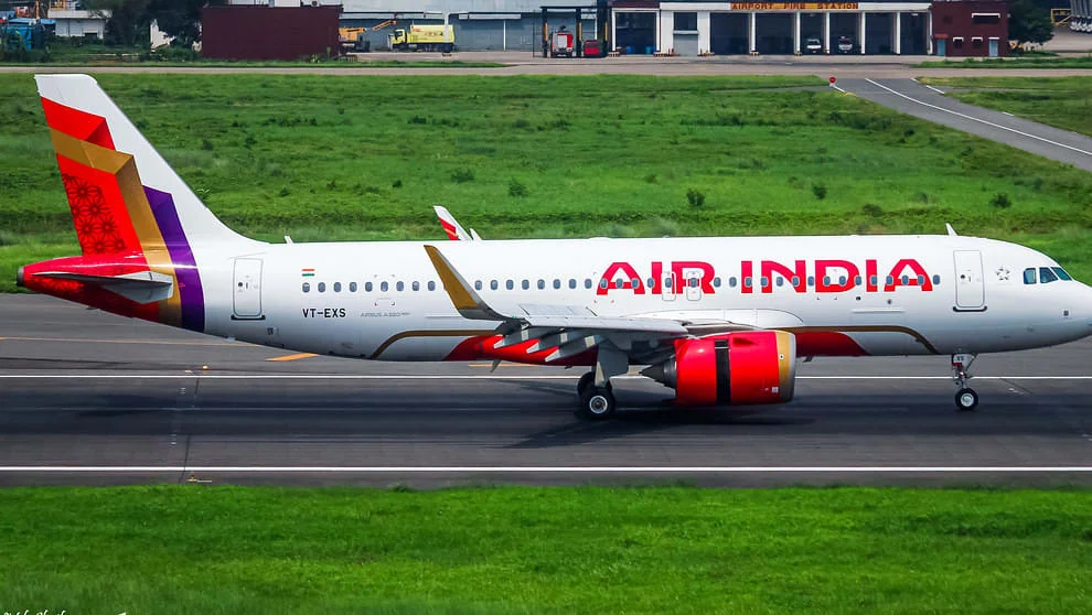 Air India Ucagi Thailand'dan Delhi'ye Gidiyorken Kusku Duyduğu Turbulansiyla Yaralilar