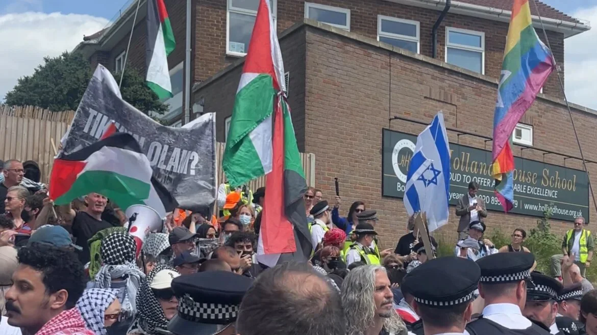 Londra'daki İsrail Emlak Etkinliğinde Yasadışı Yerleşim Birimleri Tanıtıldı