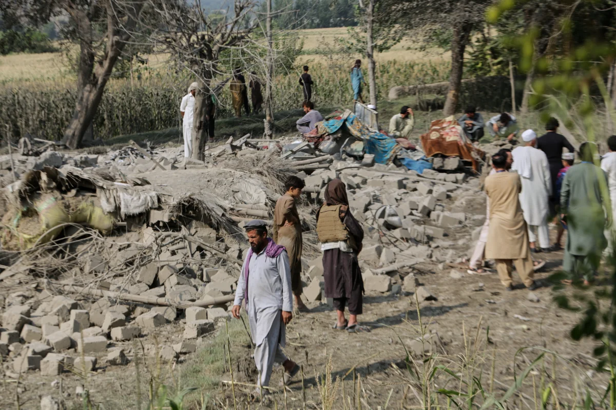 Pakistan, Afganistan'da militant hedeflerine hava saldırısı yaptı